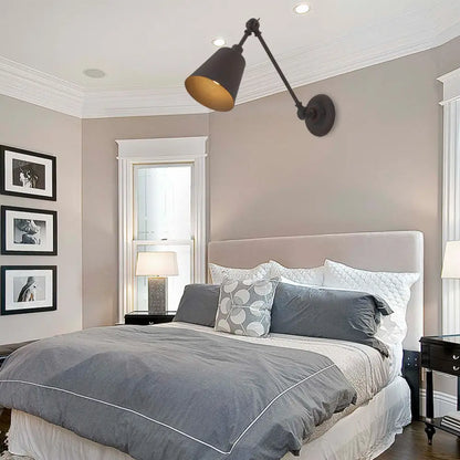 مصباح حائط معدني معاصر: ذراع قابل للتعديل، مصباح حائط مدبب لغرفة النوم باللون الأسود/الصدأ