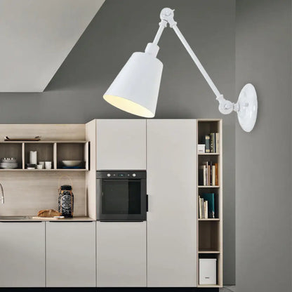 مصباح حائط معدني معاصر: ذراع قابل للتعديل، مصباح حائط مدبب لغرفة النوم باللون الأسود/الصدأ