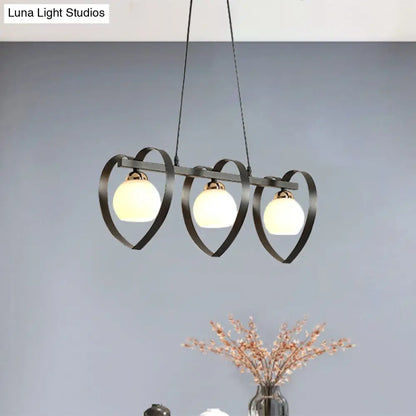 ديكوربايتس™ إضاءة جزيرة زجاجية أوبال معاصرة - مصباح سقف معلق أبيض/أسود بثلاثة أرباع الضوء مع إطار على شكل قلب