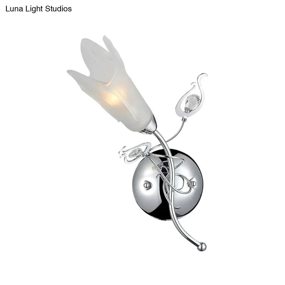 DecorBites™ مصباح حائطي عصري من الزجاج الأوبال بتلات باللون الكروم لوضعه بجانب السرير