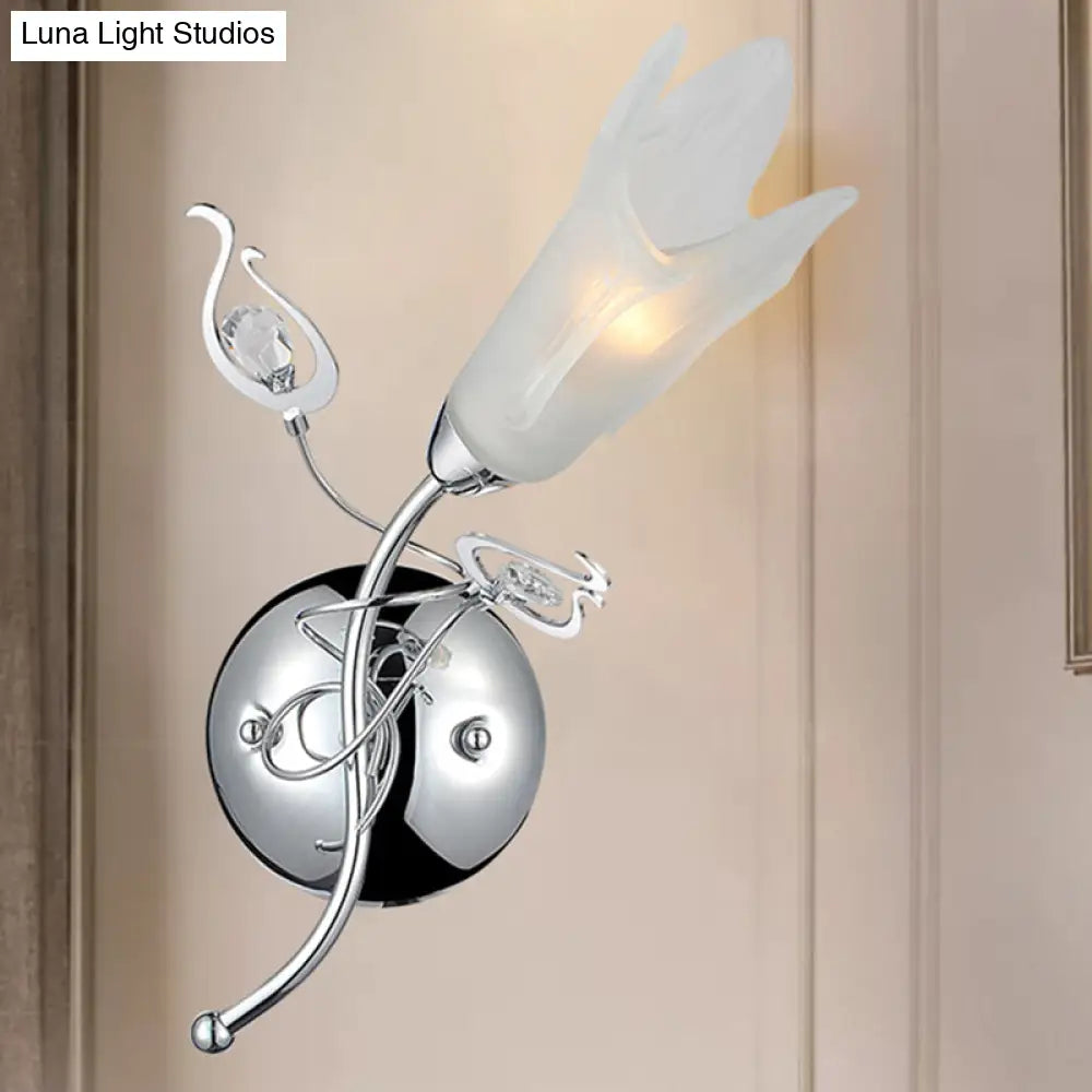 DecorBites™ مصباح حائطي عصري من الزجاج الأوبال بتلات باللون الكروم لوضعه بجانب السرير