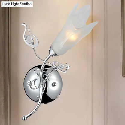 DecorBites™ مصباح حائطي عصري من الزجاج الأوبال بتلات باللون الكروم لوضعه بجانب السرير