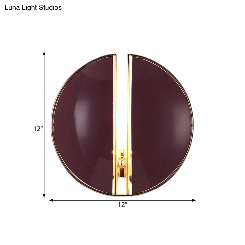 Aplique de pared DecorBites™ de estilo contemporáneo con cúpula espaciada en color púrpura - Lámpara de montaje en metal de 1 luz