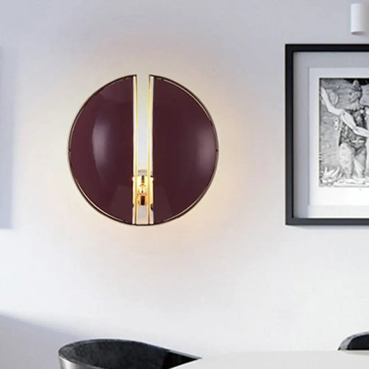 Aplique de pared DecorBites™ de estilo contemporáneo con cúpula espaciada en color púrpura - Lámpara de montaje en metal de 1 luz