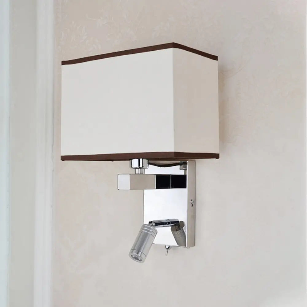 Aplique de pared rectangular contemporáneo DecorBites™ con iluminación LED en cromo y foco