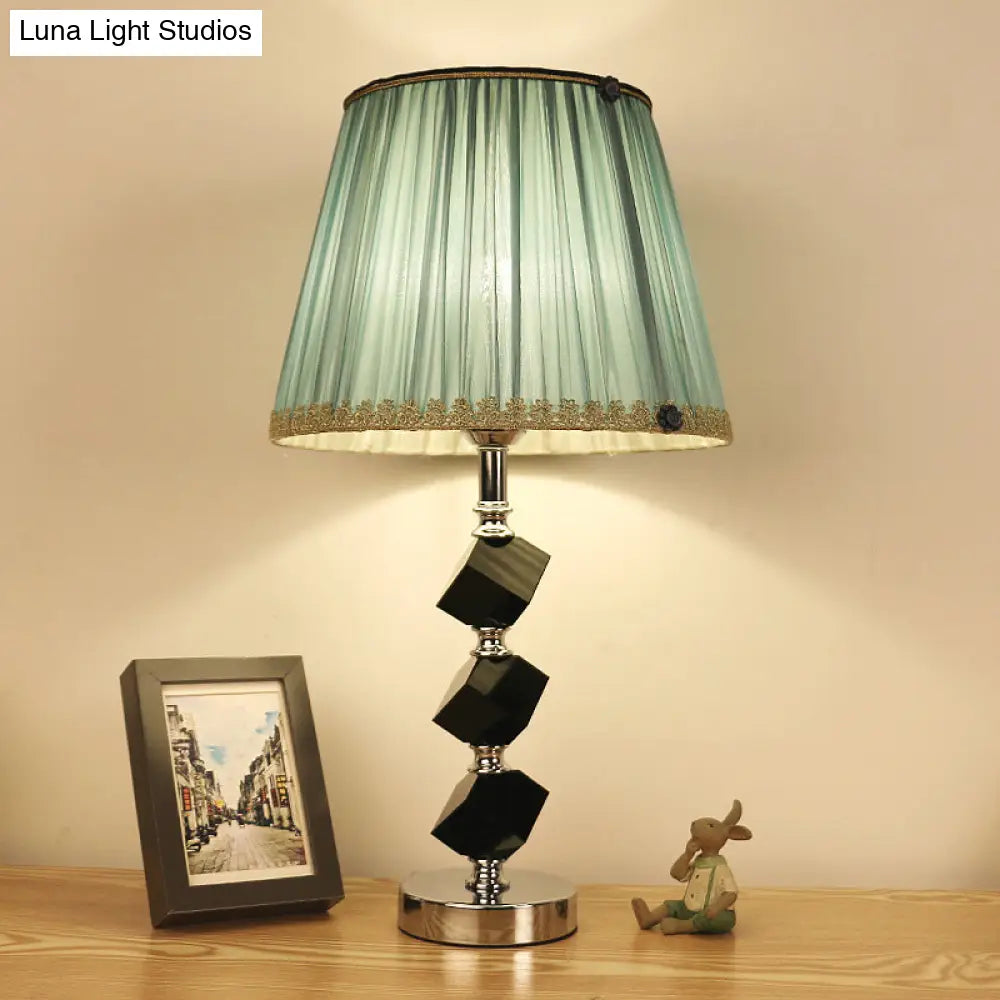 مصباح طاولة معاصر أحمر/أخضر مع إضاءة بجانب السرير من الكريستال المشطوف وحواف مضفرة