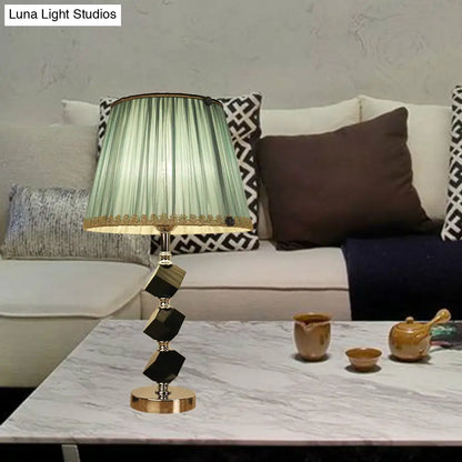 مصباح طاولة معاصر أحمر/أخضر مع إضاءة بجانب السرير من الكريستال المشطوف وحواف مضفرة