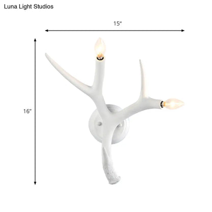 Aplique de pared DecorBites™ de resina contemporánea con forma de asta - 2 luces, blanco - Ideal para restaurantes