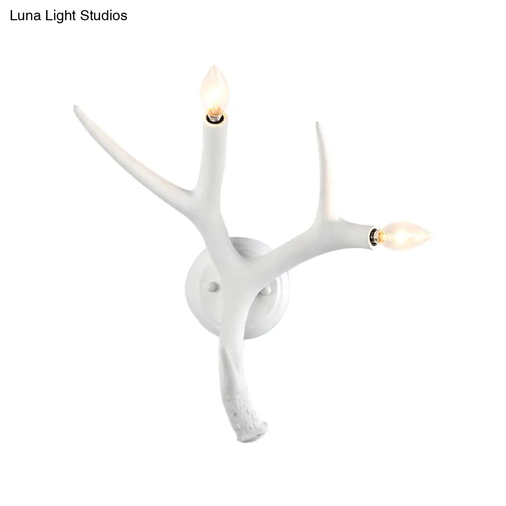 Aplique de pared DecorBites™ de resina contemporánea con forma de asta - 2 luces, blanco - Ideal para restaurantes