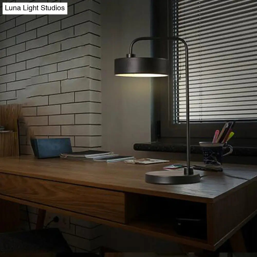 Contemporary Round Shade Desk Lamp - Metallic 1-Light Black/Gold Lighting for Bedroom