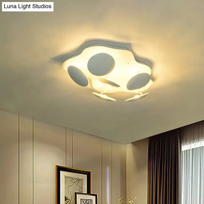 DecorBites™ DecorBites™ Contemporary Shell Acrylic LED Flushmount Ceiling Light in White for Living Room