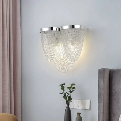 Aplique de pared metálico DecorBites™ contemporáneo con borlas plateadas para sala de estar - Lámpara de pared LED de 2 luces