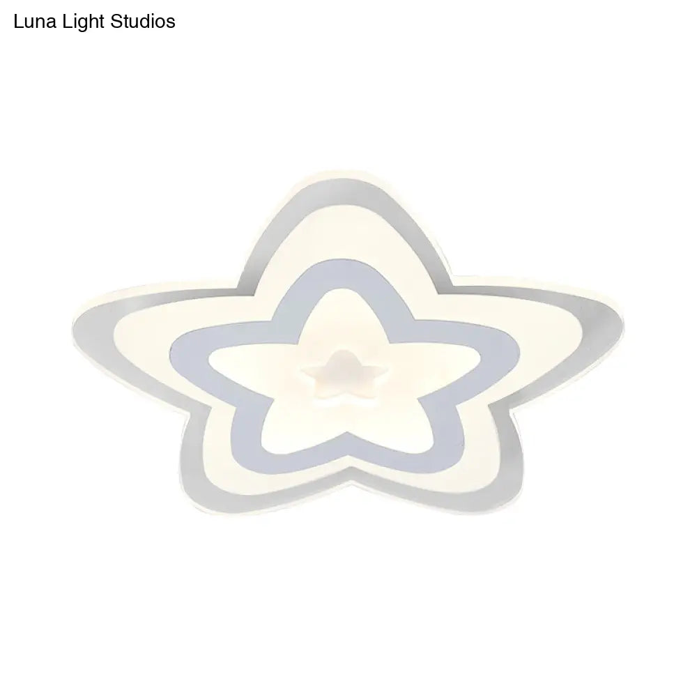 Lámpara de techo LED DecorBites™ Contemporary Star Slim en color blanco: ¡Perfecta para la sala de juegos!