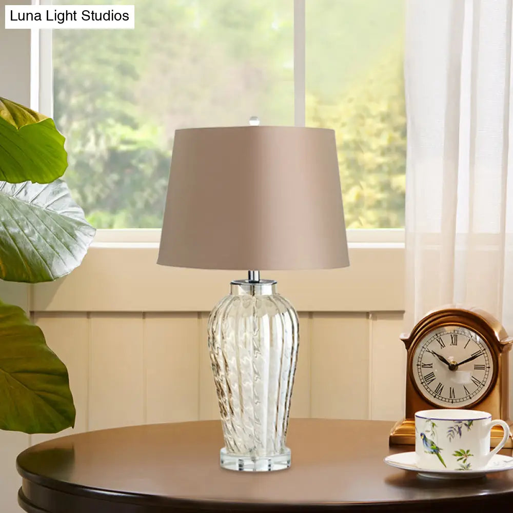 مصباح طاولة عصري على شكل أسطوانة مدببة بقاعدة زجاجية - مصباح طاولة جانبي بضوء واحد