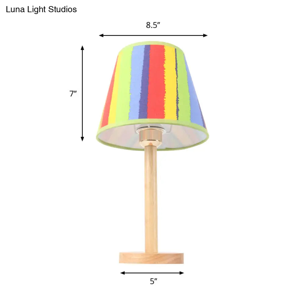 مصباح طاولة عصري مدبب برأس واحد - لمسة نهائية من الخشب الفاتح لمكتب غرفة الدراسة