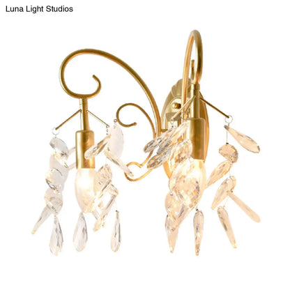 Lámpara de pared DecorBites™ contemporánea con forma de lágrima y cristales, con 2 apliques de latón para dormitorio