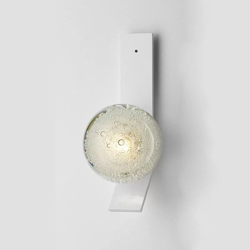 Contemporary Wall Light - White / Single Globe