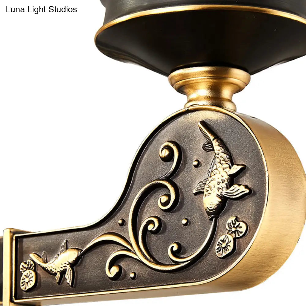 Aplique de pared contemporáneo DecorBites™ con cristal texturizado transparente y acabado en latón.