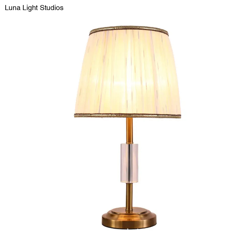 مصباح قراءة برميلي أبيض معاصر مع غطاء من القماش - إضاءة مهمة برأس واحد