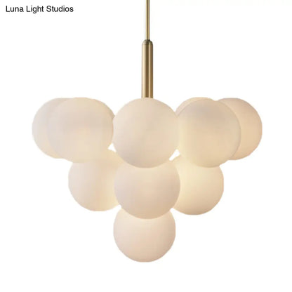 Lámpara de araña contemporánea de cristal blanco – Lámpara colgante de latón de 5/13 luces con diseño esférico