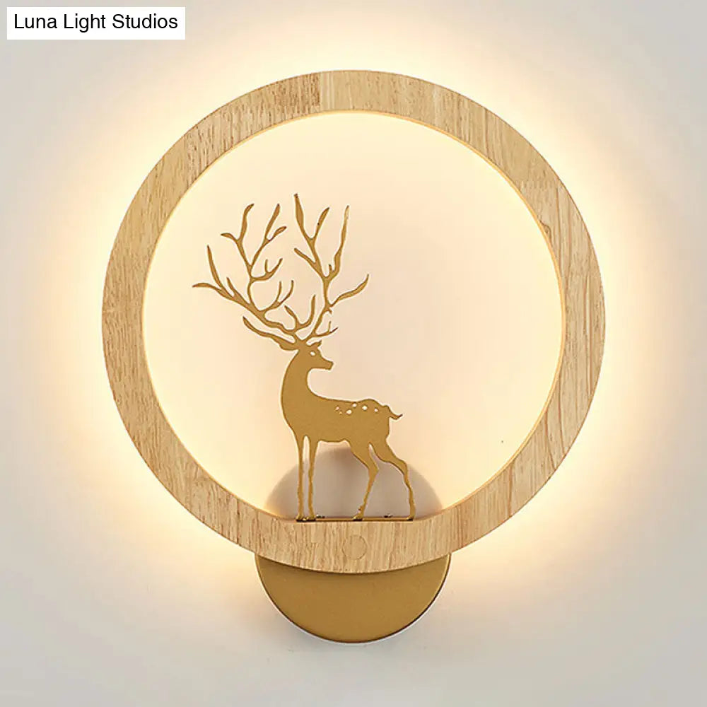 مصباح حائط LED عصري بحلقة هالة خشبية - أسود/بيج مع صورة ظلية لغزال سيكا