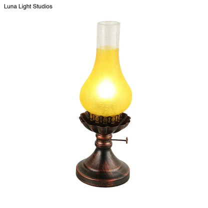 مصباح طاولة على شكل مزهرية نحاسية - غطاء زجاجي بني فاتح متشقق/أصفر - قاعدة معدنية