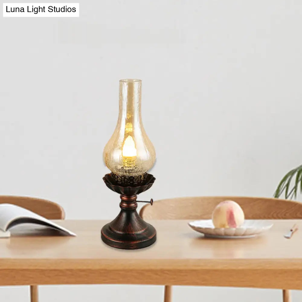 مصباح طاولة على شكل مزهرية نحاسية - غطاء زجاجي بني فاتح متشقق/أصفر - قاعدة معدنية