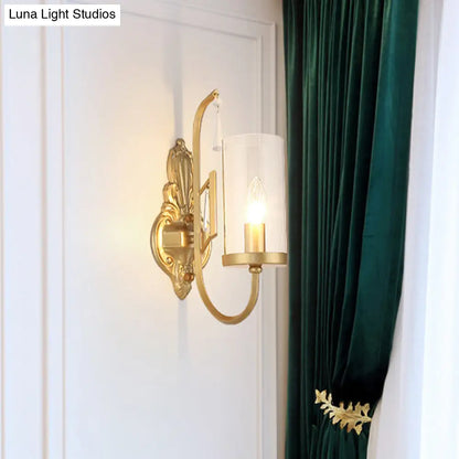 مصباح حائطي من الزجاج الشفاف الريفي بذراع منحني - إضاءة سطحية أسطوانية ذهبية لغرفة المعيشة