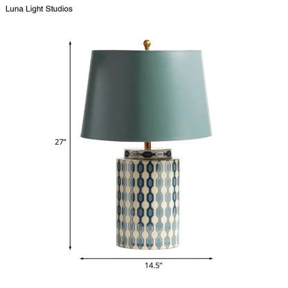 مصباح طاولة جانبي بتصميم أسطواني مخروطي من القماش باللون الأخضر الريفي - إضاءة طاولة بمصباح واحد