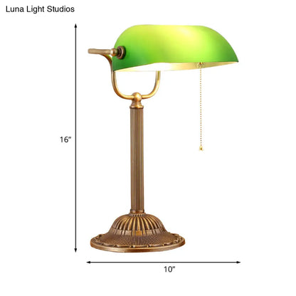 مصباح طاولة بجانب السرير من الزجاج باللون الأخضر الريفي مع سلسلة سحب لغرفة النوم - غطاء معدني قابل للطي، ضوء ليلي واحد