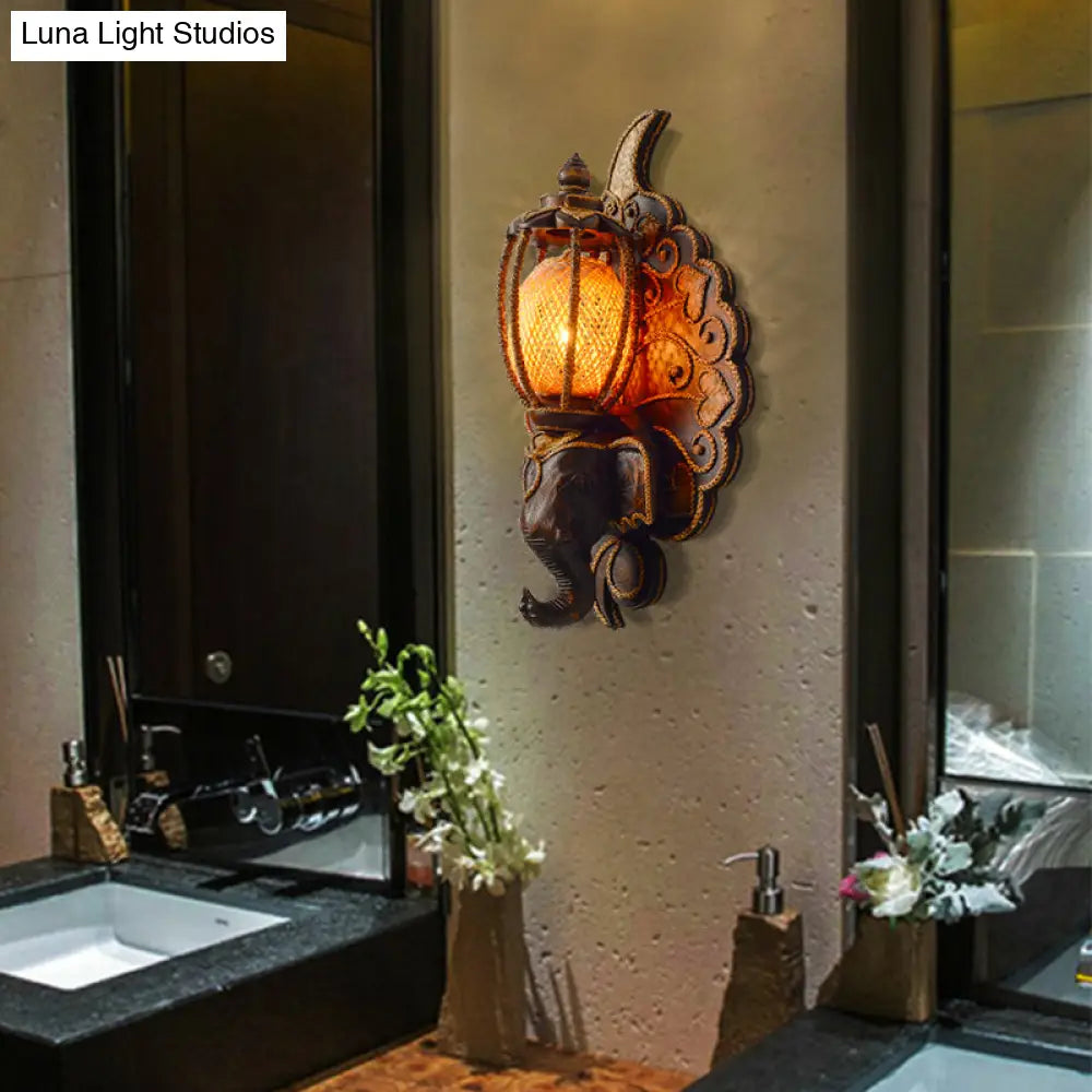 شمعدان جداري على شكل درج ريفي مع غطاء من الخيزران بلون البطيخ باللون البني - وحدة إضاءة جدارية