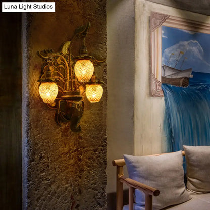 شمعدان جداري على شكل درج ريفي مع غطاء من الخيزران بلون البطيخ باللون البني - وحدة إضاءة جدارية