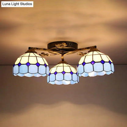 Lámpara de techo DecorBites™ estilo campestre de 3 luces con vitral y bordes festoneados en azul y transparente
