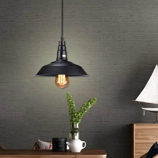 Country Style Black Barn Pendant Ceiling Light with Metal Finish - Kitchen Plug-in Pendulum Light (1 Bulb)