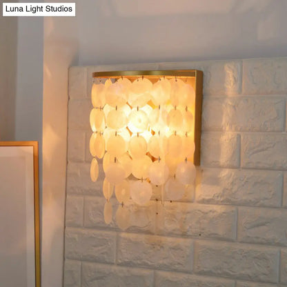 مصباح حائطي على الطراز الريفي مصنوع من صدفة ذهبية مع خيوط دائرية - مصباح حائط لغرفة النوم برأس واحد