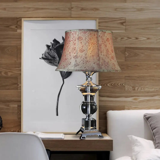 مصباح طاولة جانبي من القماش بلون بيج ريفي مع قاعدة من الكريستال - مصباح طاولة مخروطي (مصباح واحد)