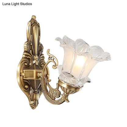 مصباح حائط على شكل زهرة ريفية مع زجاج شفاف مضلع ومصابيح نحاسية