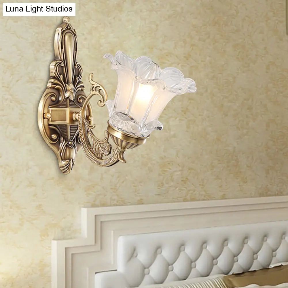 مصباح حائط على شكل زهرة ريفية مع زجاج شفاف مضلع ومصابيح نحاسية