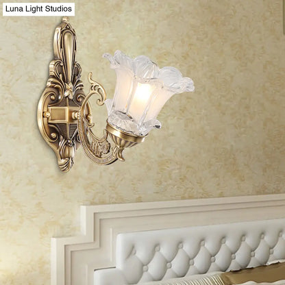 مصباح حائط على شكل زهرة ريفية مع زجاج شفاف مضلع ومصابيح نحاسية