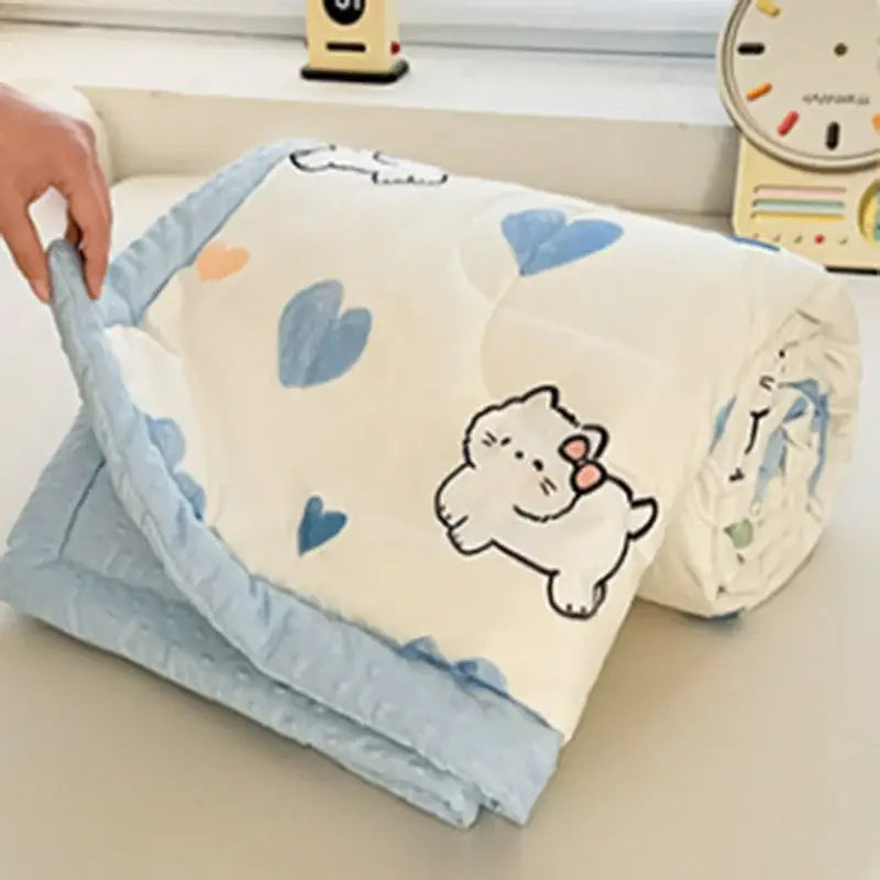 Cream cartoon pattern summer quilt with soft cream fabric, light blue hearts and cartoon cat decorbites cartoon pattern design