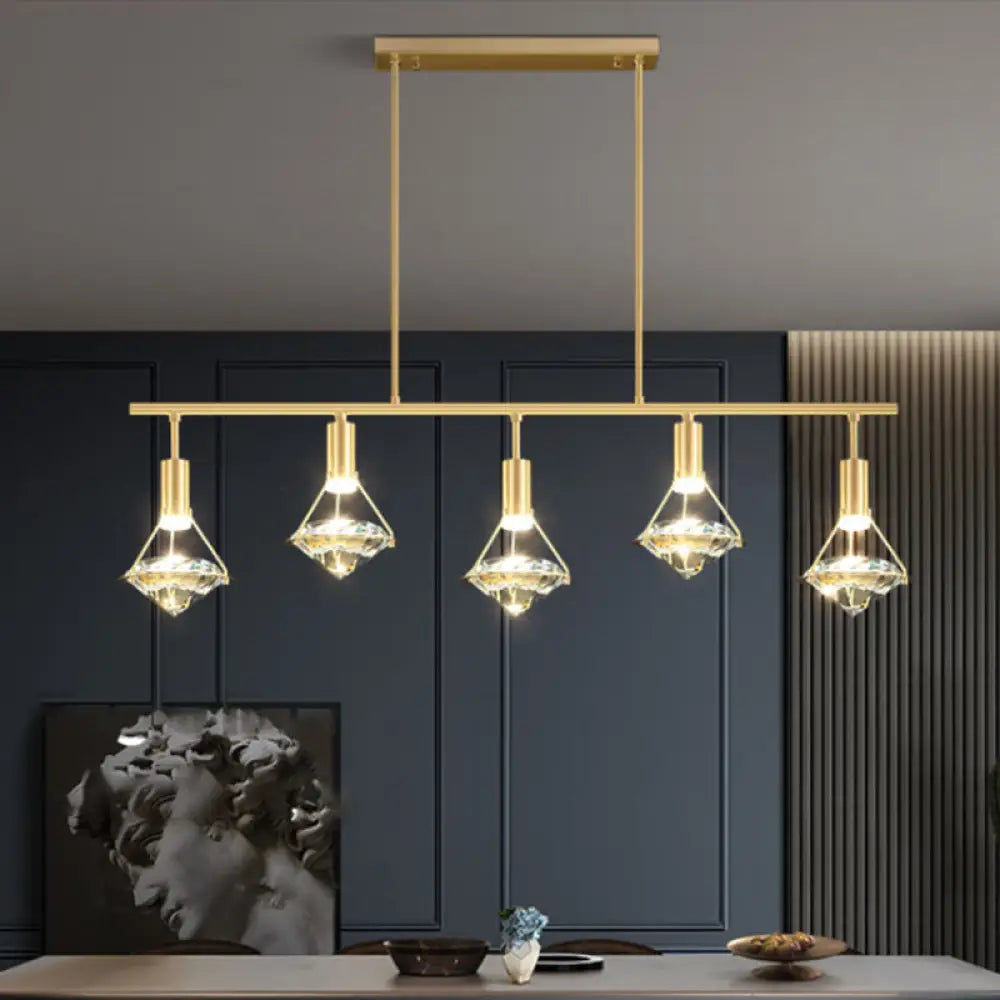 مصباح معلق على شكل جزيرة كريستالية من DecorBites™ مزود بإضاءة LED ولمسة نهائية ذهبية عصرية