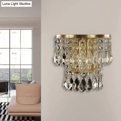 مصباح حائط كريستالي مع لمسات نحاسية - إضاءة لغرفة النوم أو الريف