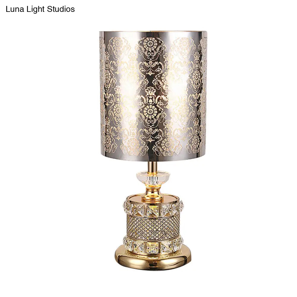 مصباح طاولة بجانب السرير من الكريستال الذهبي مع تفاصيل زهرة/شجرة، مثالي لغرفة النوم، بتصميم تقليدي