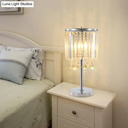 مصباح طاولة من الكروم على شكل دمعة كريستالية مع ظلال أسطوانية حديثة متعددة الأوجه - مصباح عمل برأسين