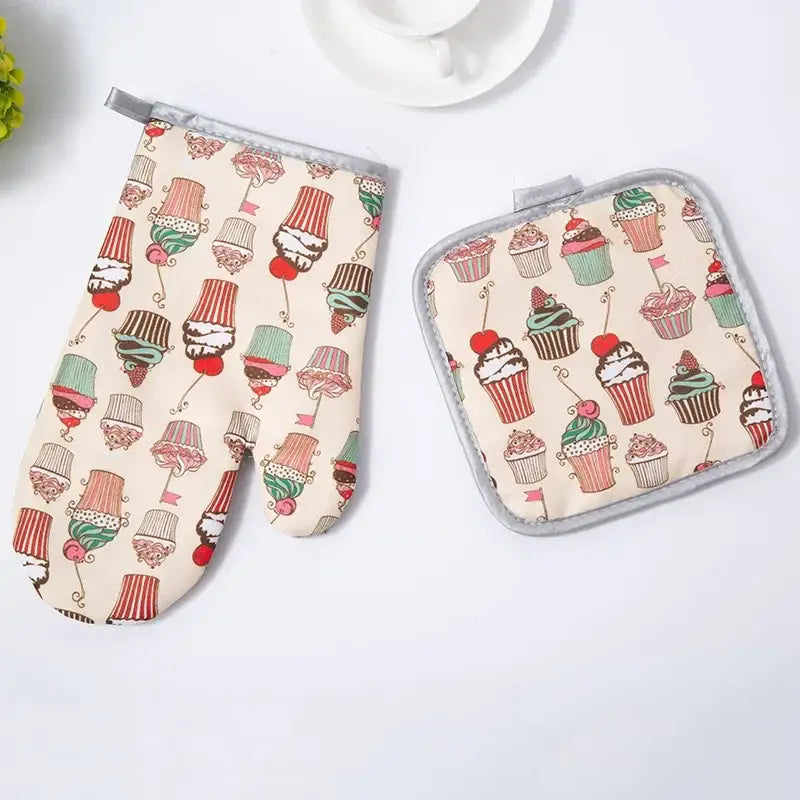Cream-colored decorbites cotton kitchen baking gloves and pot holder set with cupcake and ice cream cone pattern