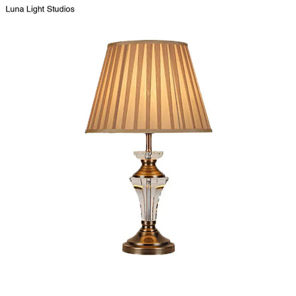 مصباح طاولة من القماش المنحني مع مصباح مكتبي صغير من الكريستال المقطوع يدويًا باللون البيج