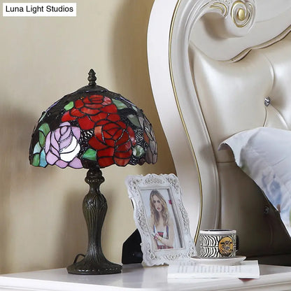مصباح طاولة تيفاني بلوسوم من الزجاج الملون باللون البني الداكن - مصباح طاولة جانبي بضوء واحد