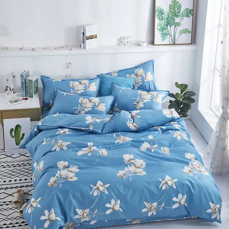 Decorbites™ all-season lightweight duvet cover in blue with white floral pattern for comfortable luxury sleep