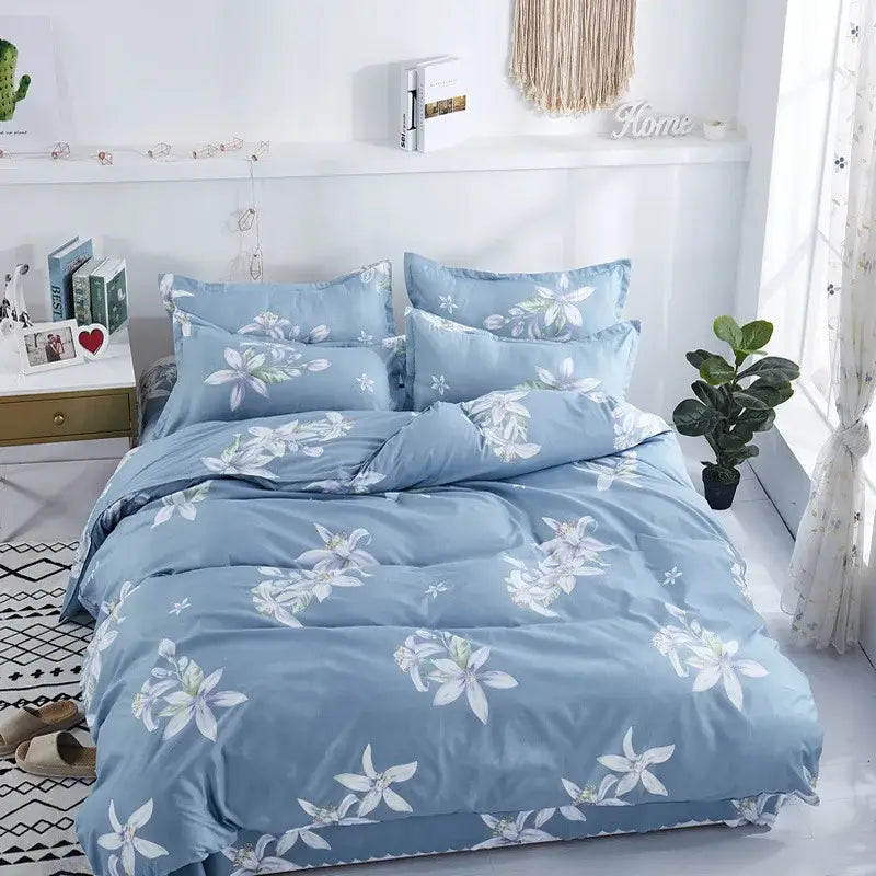 Decorbites™ all-season lightweight duvet cover with light blue floral pattern and white green accents for luxury sleep