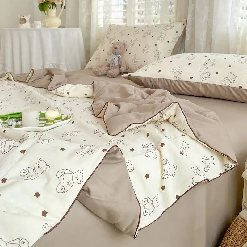 Cream-colored cotton duvet cover with brown teddy bears and taupe piping from decorbites cartoon summer collection
